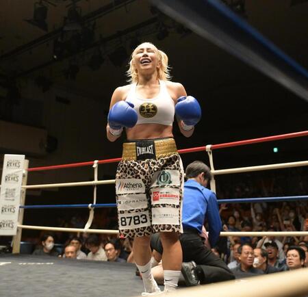 ３回、勝利して喜ぶ山本美憂（撮影・堀内翔）