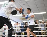 練習を公開した井上拓真（撮影・堀内翔）