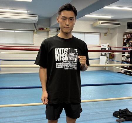 練習を公開した西田凌佑＝六島ジム
