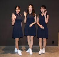 ラウンドガールを務める（左から）仁美、ミラクルちり、あお＝２７日