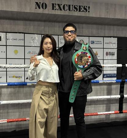 次戦を発表した千本瑞規（左）と但馬ミツロ