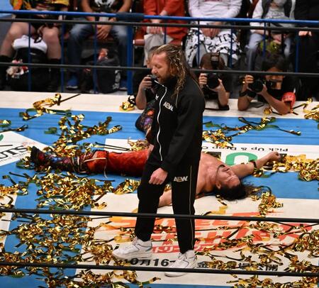 ケニー・オメガ　下は辻陽太