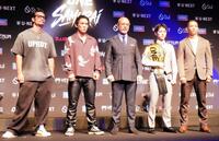 会見に参加した（左から）松倉信太郎、与座優貴、ジャパンＣＥＯの田中俊太郎氏、吉成名高、秋元皓貴