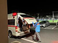 負傷した客が救急搬送される　※写真の一部を加工しています