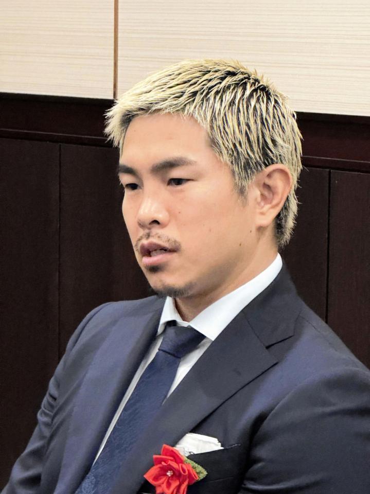 現役続行と大みそかの再起戦を発表した井岡一翔