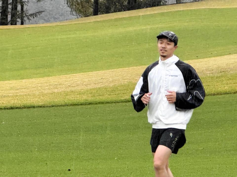雨の中、ゴルフ場での走り込み合宿を公開した中谷潤人