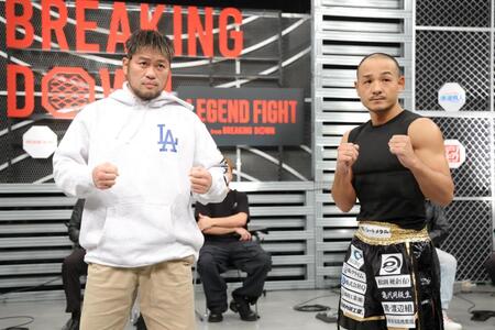 対戦が決まったヒロ三河（左）と拓己（撮影・吉澤敬太）