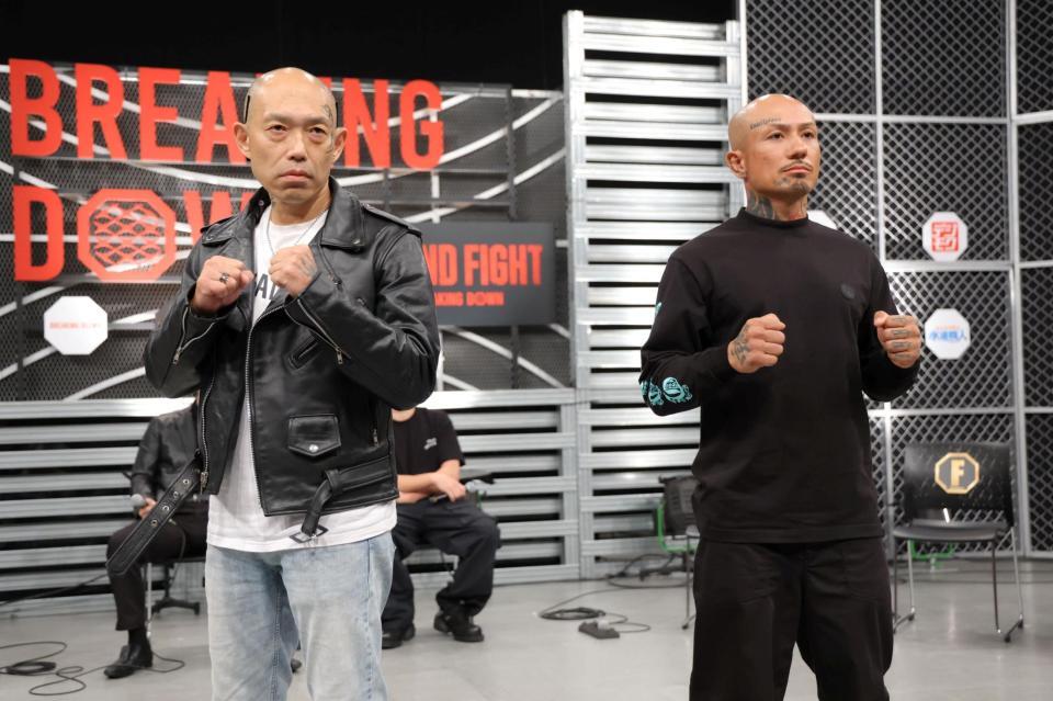 対戦が決まった石井剛（左）とＯＧＪ（撮影・吉澤敬太）