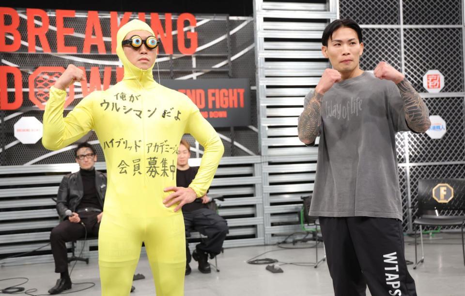対戦が決まったウルシマン（左）とカンジ（撮影・吉澤敬太）