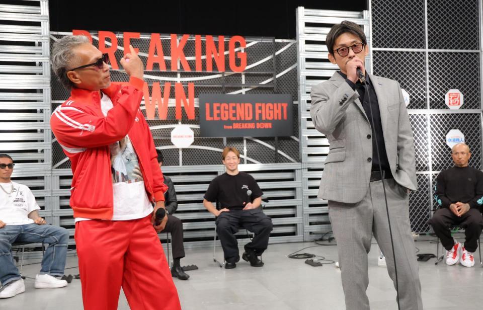 対戦が決まった山本真司（左）と啓之輔（撮影・吉澤敬太）