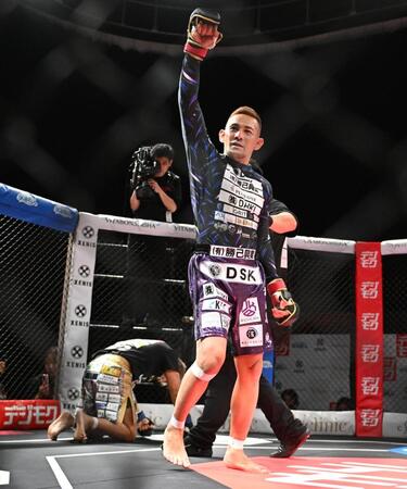 春太郎に勝利した前田島純（撮影・堀内翔）