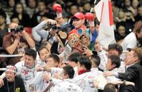 高山を応援の先生「宿題やらせる」