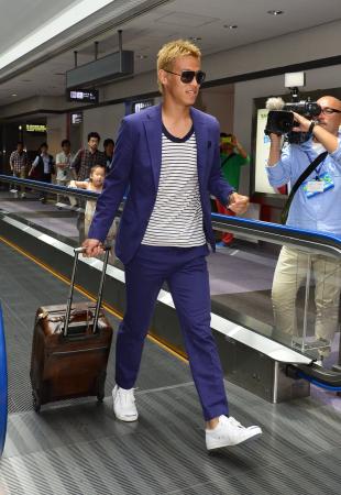 　ロシアから帰国した本田（撮影・持木克友）