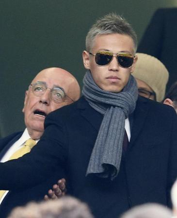 本田サンシーロに現る サングラス姿で サッカー デイリースポーツ Online