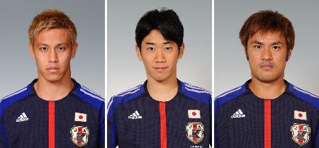 日本代表、本田圭佑、香川真司、長谷部誠、吉田麻也、内田篤人選手の直筆サインボール NZ戦日本代表に本田、香川ら/サッカー/デイリースポーツ online