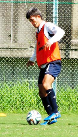 　練習する横浜ＦＣの三浦