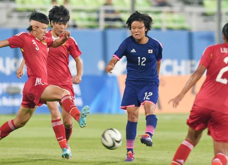 　後半、シュートを放つ増矢（共同）