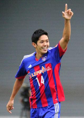 　前半、先制ゴールを決め、喜ぶＦＣ東京・武藤
