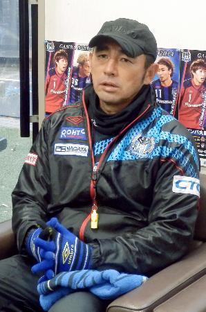 　Ｊ１最終節を前に、優勝への意気込みを語るＧ大阪の長谷川監督＝４日、大阪府吹田市