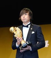 Ｇ大阪・遠藤が初のＪリーグＭＶＰ受賞「サッカーは年齢じゃない」