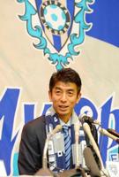 福岡・井原新監督　目標は「Ｊ１昇格」