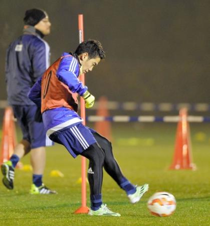 練習する香川真司＝千葉県内のグラウンド（撮影・会津智海）