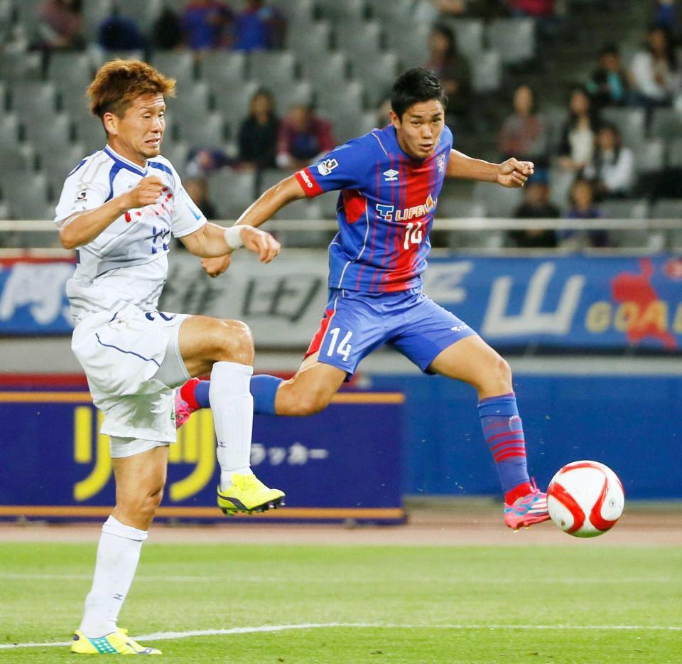 　前半、先制ゴールを決めるＦＣ東京・武藤