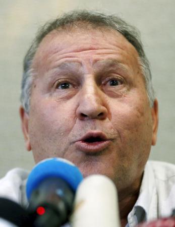 　ＦＩＦＡの次期会長選について記者会見するジーコ氏＝１０日、リオデジャネイロ（ロイター＝共同）