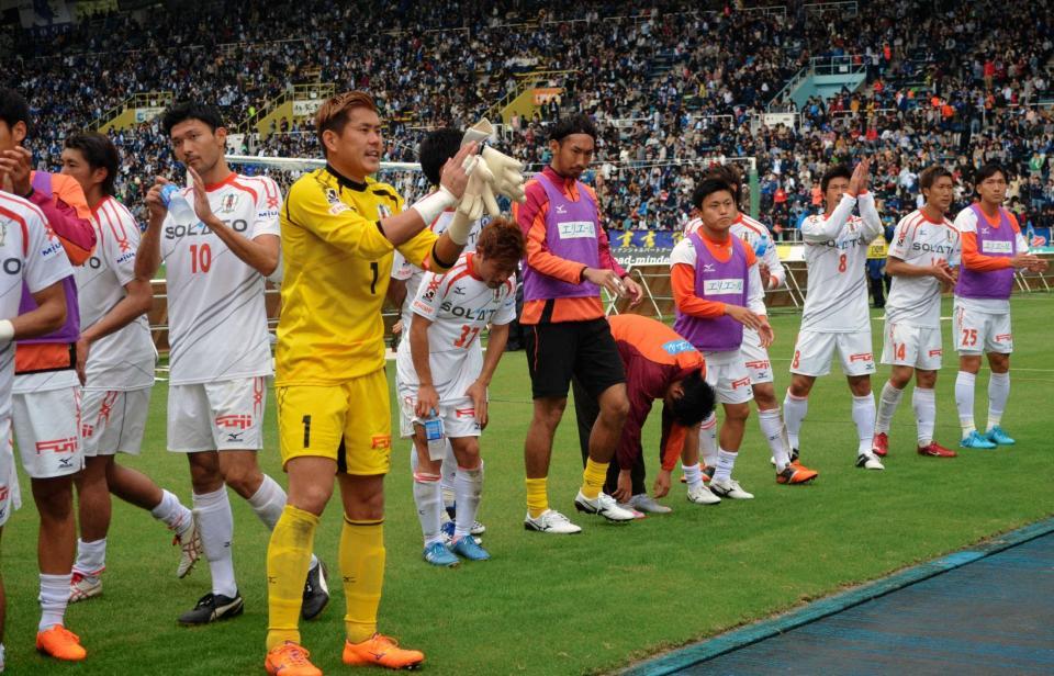 　Ｊ１昇格プレーオフ進出を決めた愛媛イレブン