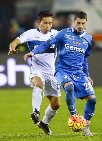 サッカー、長友はフル出場