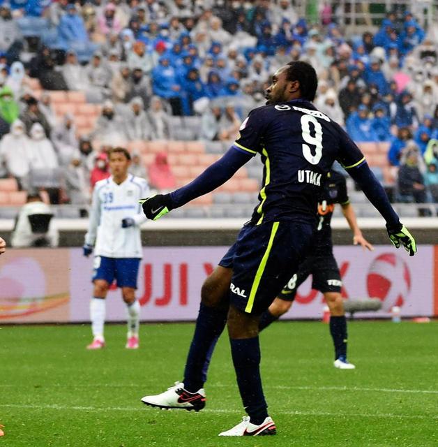 広島新戦力ウタカが強烈ボレーで３点目