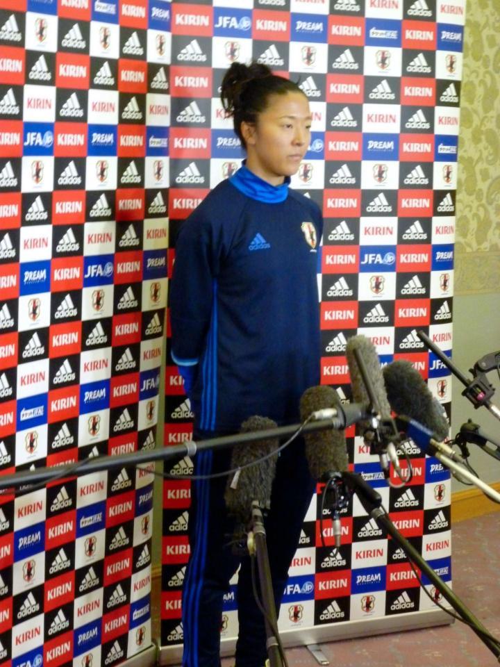 練習後、会見した大儀見優季