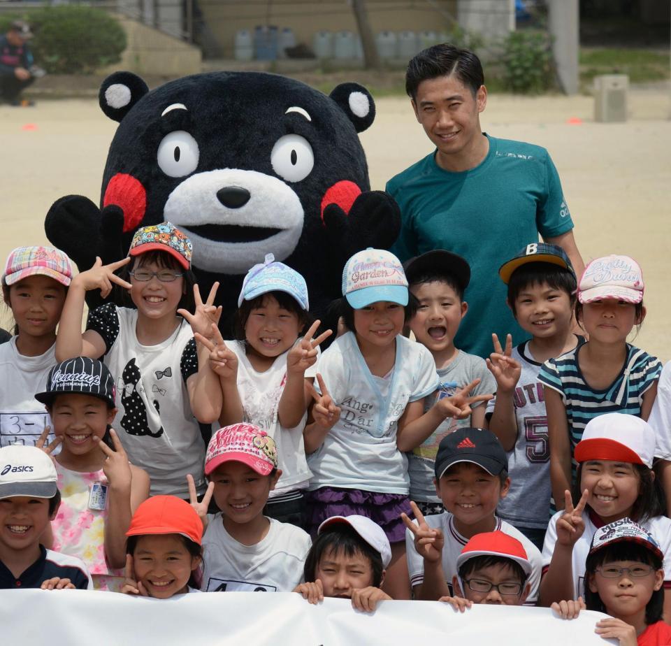 香川 くまモンと熊本の小学生を激励 サッカー デイリースポーツ Online