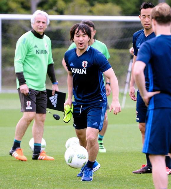 岡崎、凱旋帰国後すぐ代表に合流「もっとサッカーをしたい」