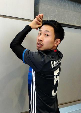 　長友そっくり芸人の橋本まさを