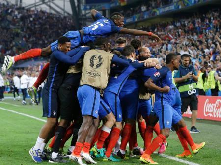 サッカー欧州選手権、仏が１６強