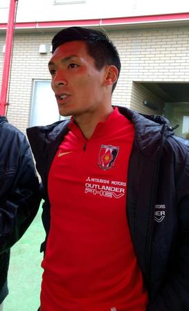 磐田戦に向けて意気込みを語るＤＦ槙野智章