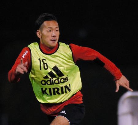 合宿で調整する日本代表・井手口＝鹿島アントラーズクラブハウス