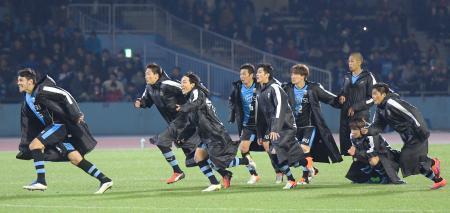 天皇杯、川崎と湘南が８強入り 鹿島、広島、横浜Ｍも