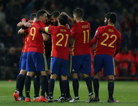 サッカー、スペインと伊が快勝 １８年Ｗ杯欧州予選