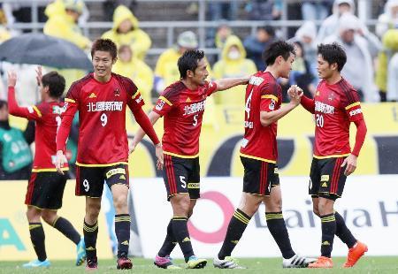 Ｊ２金沢がＪ３栃木に先勝 サッカー、入れ替え戦
