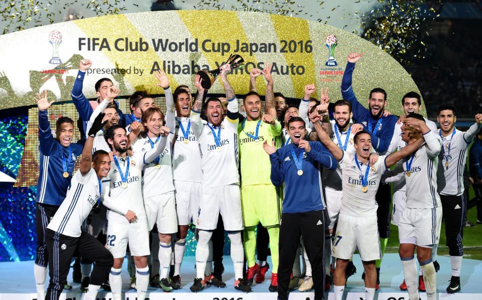 優勝に喜びを爆発させるレアル・マドリードイレブン＝日産スタジアム（撮影・棚橋慶太）
