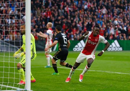 アヤックスが第１戦勝利 サッカー欧州リーグ準決勝