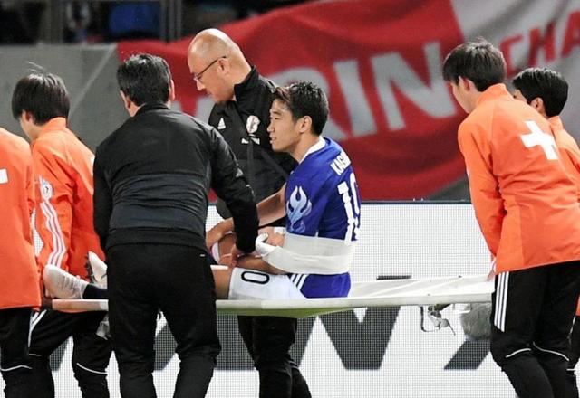 香川は「左肩関節前方脱臼」　試合後に病院直行で診断