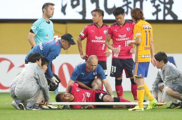 ｃ大阪 清武また負傷 前半途中で サイン 左太腿裏肉離れの疑いも サッカー デイリースポーツ Online