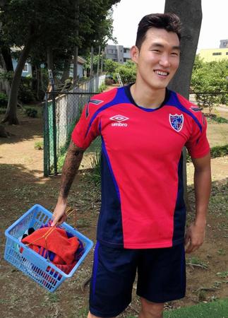 　サッカーＪ１・ＦＣ東京の練習に合流した韓国代表ＤＦ張賢秀＝小平グラウンド