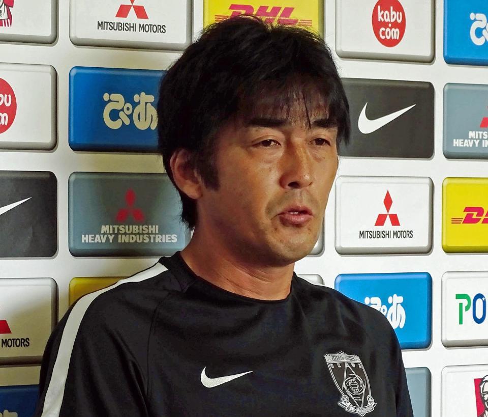甲府戦に向けて会見する浦和・堀監督