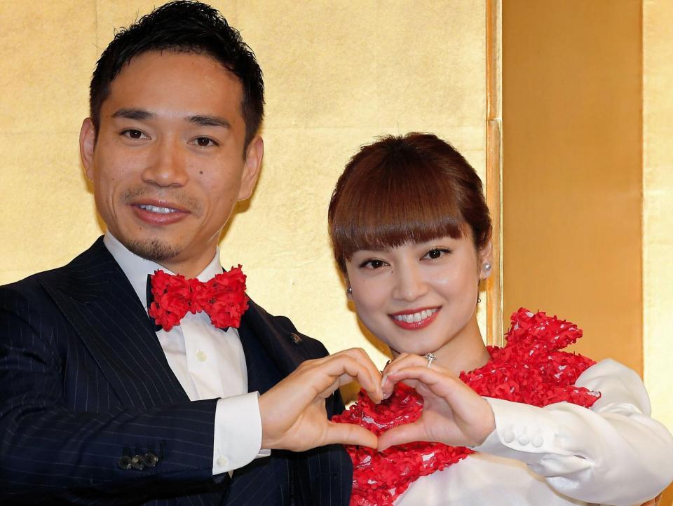 長友佑都、平愛梨夫妻