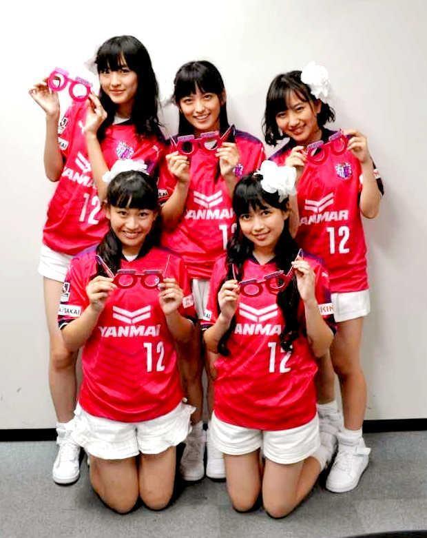 　Ｊ１Ｃ大阪の「公式サポーター見習い」として活動中の５人組アイドルグループ「たこやきレインボー」
