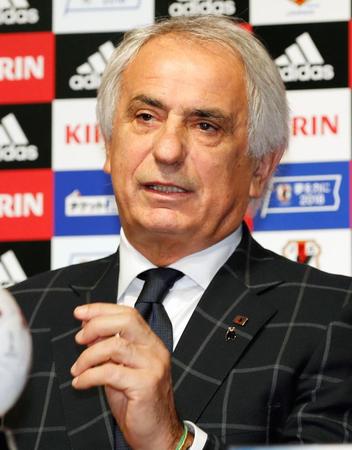 　サッカー日本代表メンバーを発表するハリルホジッチ監督
